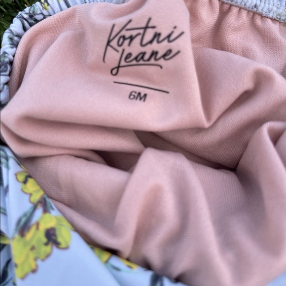 Kortni Jeane one piece - Picture 2 of 2